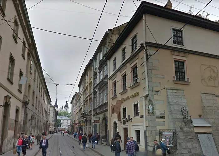 уютная на площади рынок * Leópolis