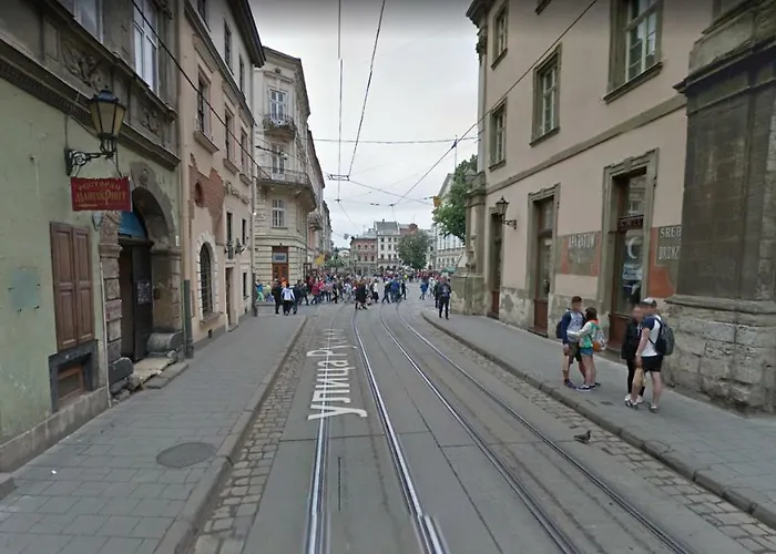 уютная на площади рынок Leópolis